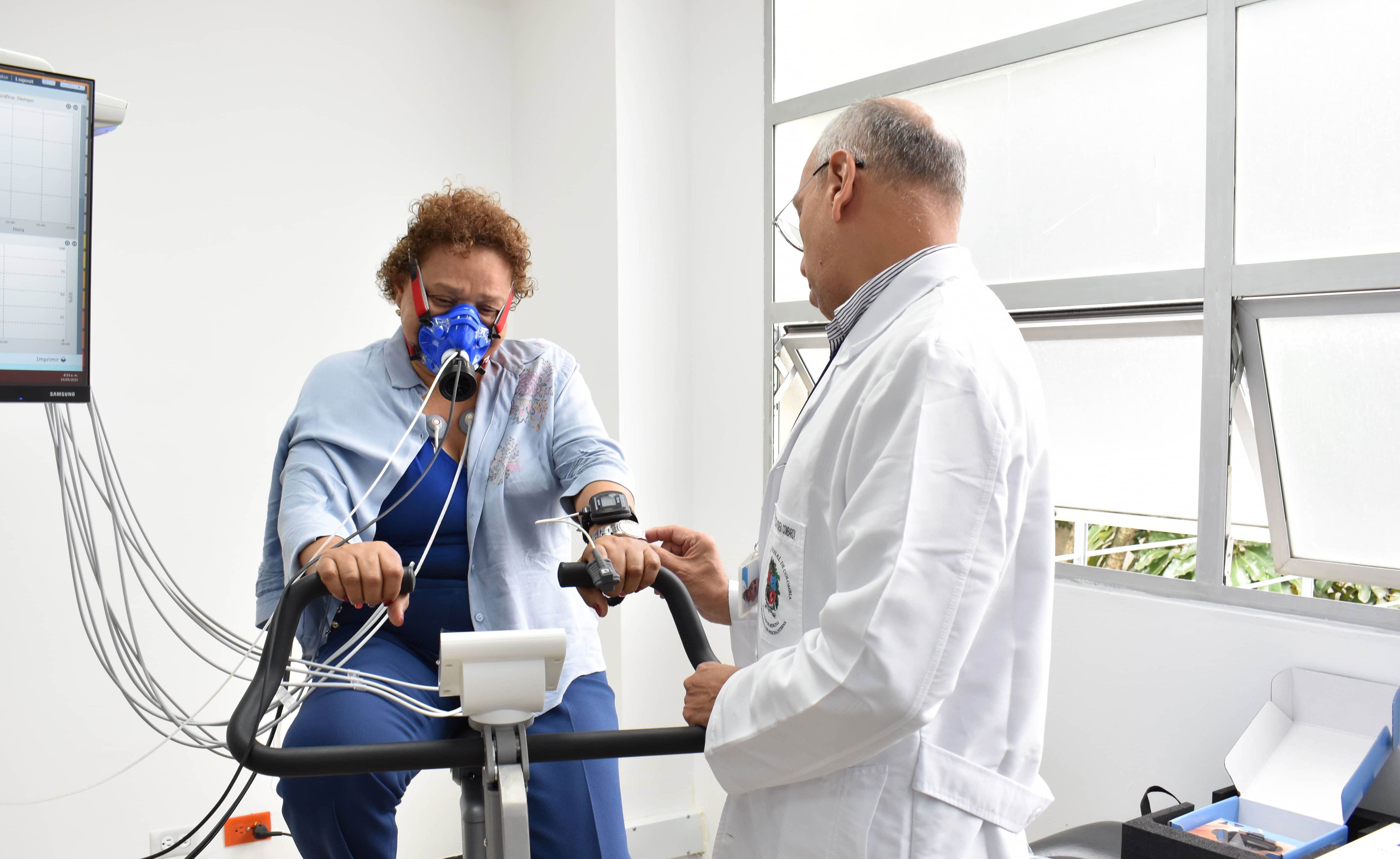 doctor povea y paciente